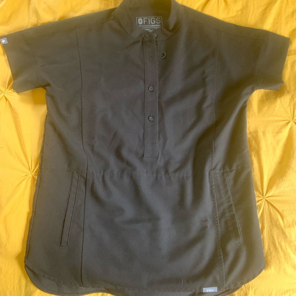 XXS Figs Manila top black